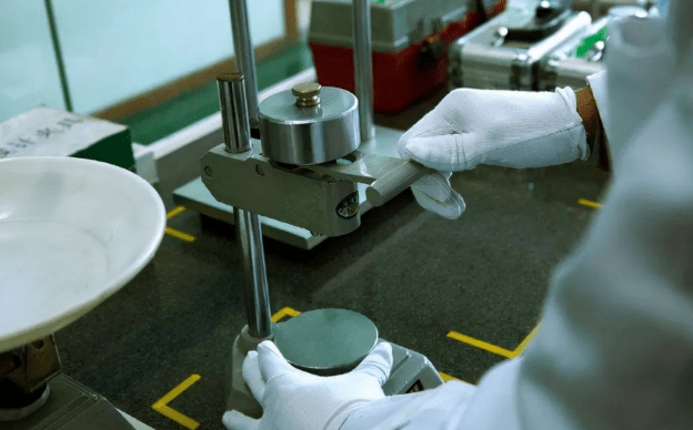 華品儀器校準(zhǔn)為您介紹絕緣電阻校準(zhǔn)知識(shí)